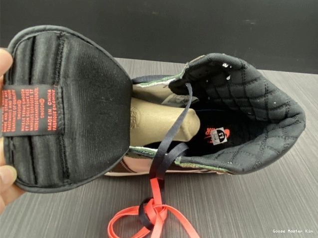 OG Hand High 1 Air Crafted Jordan DH3097-001 0530